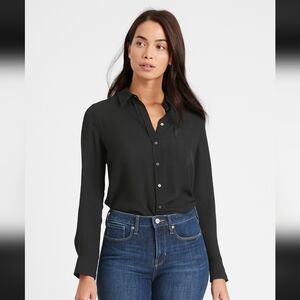 Banana Republic Dillon Classic Fit Washable Silk Long Sleeve Button Down Collar